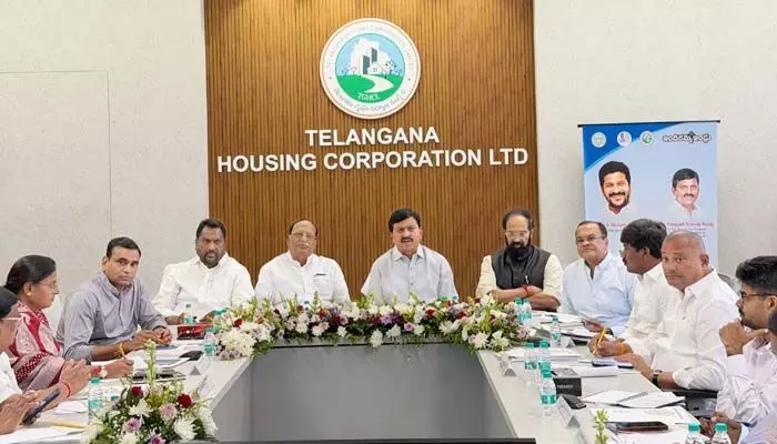 ప్రతి పేద కుటుంబానికి సొంత ఇల్లు.. నవశకానికి తెలంగాణ శ్రీకారం ప్రతి పేద కుటుంబానికి సొంత ఇల్లు.. నవశకానికి తెలంగాణ శ్రీకారం
