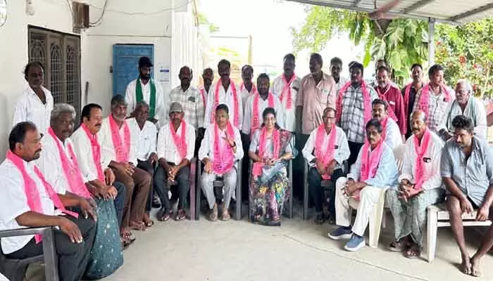 రైతు వ్యతిరేక ప్రభుత్వం మొద్దు నిద్ర వీడాలి : మాజీ జడ్పీ చైర్మన్ కమల్ రాజ్ రైతు వ్యతిరేక ప్రభుత్వం మొద్దు నిద్ర వీడాలి : మాజీ జడ్పీ చైర్మన్ కమల్ రాజ్