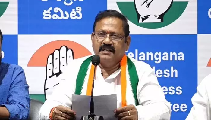 రైతు భరోసా ఆలస్యానికి కేసీఆర్ అప్పులే కారణం: కాంగ్రెస్ ఎమ్మెల్యే రామ్మోహన్ రెడ్డి రైతు భరోసా ఆలస్యానికి కేసీఆర్ అప్పులే కారణం: కాంగ్రెస్ ఎమ్మెల్యే రామ్మోహన్ రెడ్డి
