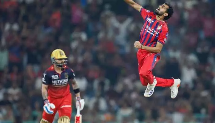 విరాట్ కోహ్లీ డకౌట్...9 ఏళ్ల తర్వాత తొలిసారి! విరాట్ కోహ్లీ డకౌట్...9 ఏళ్ల తర్వాత తొలిసారి!