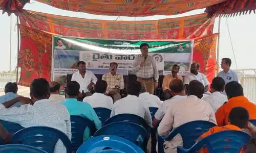 చెరువుల్లో పూడికతీతలు చేపట్టాలి: ఇరిగేషన్ ఎస్ఈ