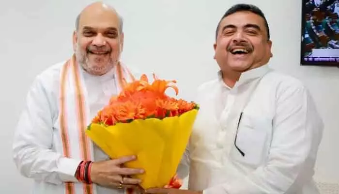 కోల్కతాకు చేరుకున్న అమిత్ షా.. బెంగాల్ సీఎంగా సువేందు అధికారి? కోల్కతాకు చేరుకున్న అమిత్ షా.. బెంగాల్ సీఎంగా సువేందు అధికారి?