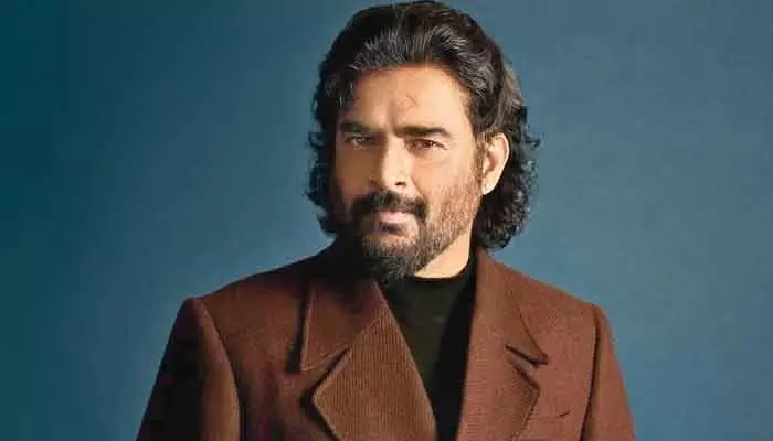 కండోమ్స్, సెక్స్ గురించి కొడుకుతో చర్చలు.. మాధవన్ పెంపకంపై సోషల్ మీడియాలో రచ్చ! కండోమ్స్, సెక్స్ గురించి కొడుకుతో చర్చలు.. మాధవన్ పెంపకంపై సోషల్ మీడియాలో రచ్చ!