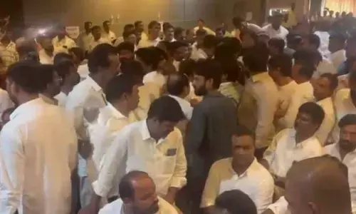 తిరుపతి జనసేన సమావేశం రసాభాస.. తీవ్ర ఉత్కంఠ