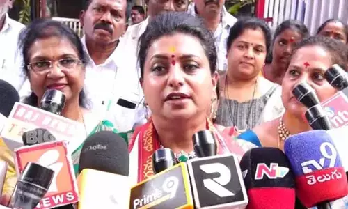 బినామీలకు దోచిపెట్టే పనిలో ఉన్నారు.. చంద్రబాబుపై రోజా సంచలన ఆరోపణలు
