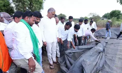మూసీ, ఫ్యూచర్ సిటీ మీద ఉన్న ప్రేమ కాంగ్రెస్ ప్రభుత్వానికి రైతుల మీద లేదు: మాజీ మంత్రి