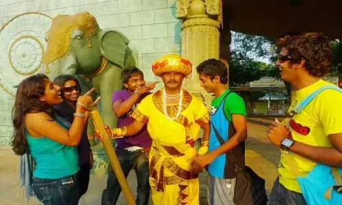 పట్టుదలకు ప్రతిరూపం.. చెన్నై స్టాచ్యూ మ్యాన్