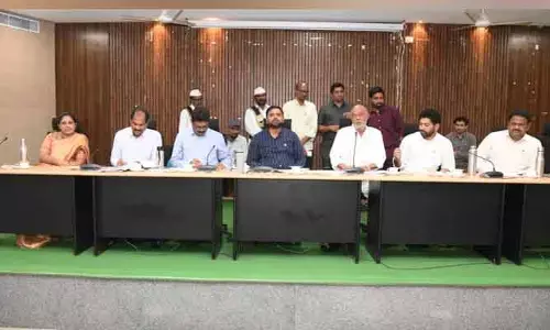 ధాన్యం కొనుగోళ్లలో అక్రమాలకు పాల్పడితే ఉపేక్షించేది లేదు : కలెక్టర్ కుమార్ దీపక్