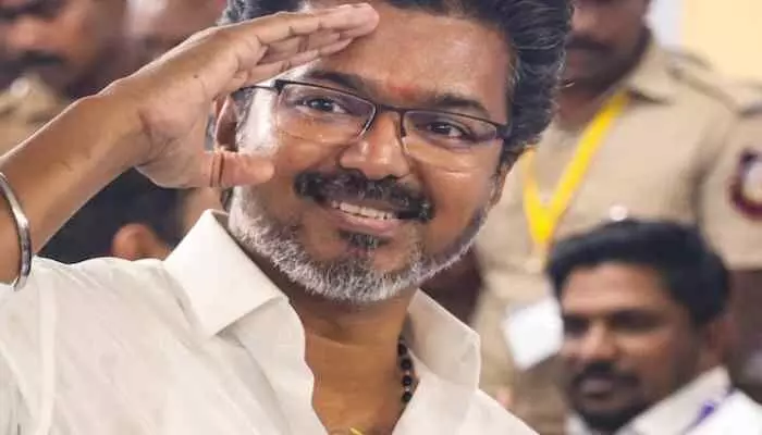 విజయ్ కు మరో షాక్.. TVKపై పోలీసులకు ఫిర్యాదు విజయ్ కు మరో షాక్.. TVKపై పోలీసులకు ఫిర్యాదు