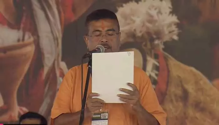 బెంగాల్ ముఖ్యమంత్రిగా సువేందు అధికారి ప్రమాణ స్వీకారం బెంగాల్ ముఖ్యమంత్రిగా సువేందు అధికారి ప్రమాణ స్వీకారం