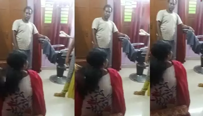 తక్కువ ధరకే బంగారమంటూ భారీ మోసం.. తణుకులో తీవ్ర కలకలం తక్కువ ధరకే బంగారమంటూ భారీ మోసం.. తణుకులో తీవ్ర కలకలం