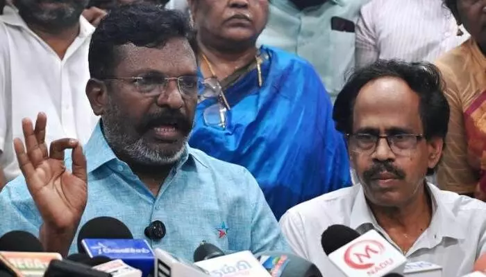మేం డీఎంకే కూటమిలోనే కొనసాగుతాం.. వీసీకే సంచలన ప్రకటన మేం డీఎంకే కూటమిలోనే కొనసాగుతాం.. వీసీకే సంచలన ప్రకటన