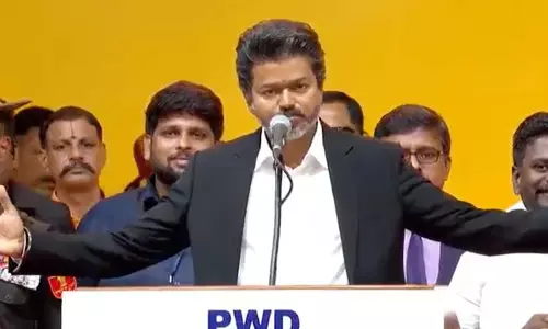ప్రమాణం చేసిన వెంటనే ప్రజలకు గిఫ్ట్.. తొలి సంతకంతోనే సంచలనం సృష్టించిన విజయ్