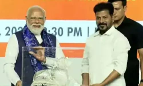 ఒకే వేదికపై ప్రధాని మోడీ, సీఎం రేవంత్ రెడ్డి