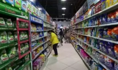 FMCG Companies: మరోసారి సబ్బులు, బిస్కెట్లు, ప్యాకేజ్డ్ ఫుడ్స్ ధరలు పెరిగే ఛాన్స్
