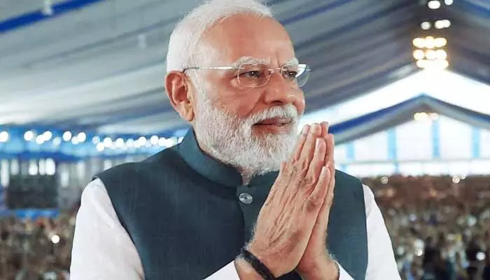 నగరానికి చేరుకున్న ప్రధాని మోడీ.. ఘన స్వాగతం పలికిన బీజేపీ నేతలు నగరానికి చేరుకున్న ప్రధాని మోడీ.. ఘన స్వాగతం పలికిన బీజేపీ నేతలు