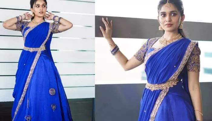 బ్లూ కలర్ లంగా వోణీలో మెరిసిపోతున్న ‘గోదారి గట్టుపైన’ హీరోయిన్ బ్లూ కలర్ లంగా వోణీలో మెరిసిపోతున్న ‘గోదారి గట్టుపైన’ హీరోయిన్