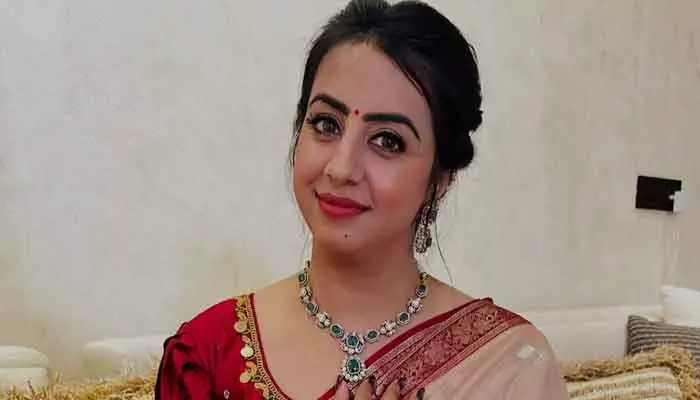 సంజన సంచలన వ్యాఖ్యలు.. టాలీవుడ్ స్టార్ నిర్మాత చేతిలో రెండు కోట్లు మోసం! సంజన సంచలన వ్యాఖ్యలు.. టాలీవుడ్ స్టార్ నిర్మాత చేతిలో రెండు కోట్లు మోసం!