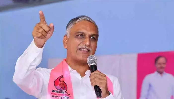 రైతులు కన్నీళ్లు పెట్టుకుంటున్నా రేవంత్ రెడ్డికి కనికరం లేదు: హరీశ్ రావు రైతులు కన్నీళ్లు పెట్టుకుంటున్నా రేవంత్ రెడ్డికి కనికరం లేదు: హరీశ్ రావు