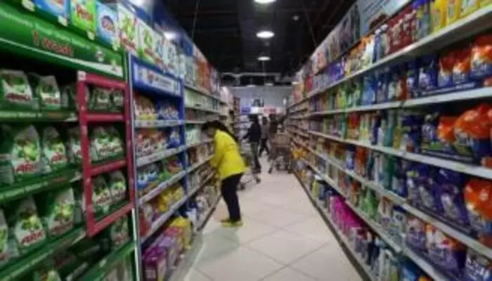 FMCG Companies: మరోసారి సబ్బులు, బిస్కెట్లు, ప్యాకేజ్డ్ ఫుడ్స్ ధరలు పెరిగే ఛాన్స్ FMCG Companies: మరోసారి సబ్బులు, బిస్కెట్లు, ప్యాకేజ్డ్ ఫుడ్స్ ధరలు పెరిగే ఛాన్స్