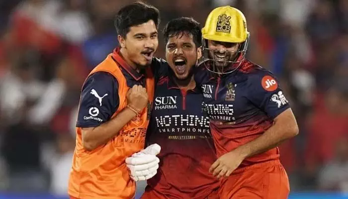 IPL 2026 : ఆర్సీబీ విక్టరీ.. ముంబై ఇండియన్స్ ఎలిమినేట్ IPL 2026 : ఆర్సీబీ విక్టరీ.. ముంబై ఇండియన్స్ ఎలిమినేట్