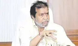 ఔట్ సోర్సింగ్ సిబ్బందికి ఒకటో తారీఖునే జీతాలు ఇస్తాం : మంత్రి దామోదర్ రాజనర్సింహ ఔట్ సోర్సింగ్ సిబ్బందికి ఒకటో తారీఖునే జీతాలు ఇస్తాం : మంత్రి దామోదర్ రాజనర్సింహ