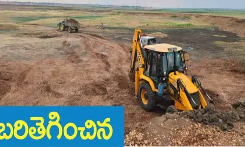 మొరం మాఫియా బరితెగింపు.. ప్రభుత్వ ట్రాక్టర్లలోనే అక్రమ రవాణా