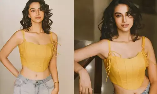 నడుమందాలతో కట్టిపడేస్తున్న మీనాక్షి చౌదరి