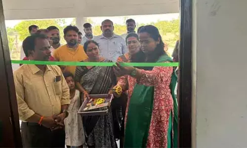 విద్యార్థులు అవకాశాలను సద్వినియోగం చేసుకోవాలి : కలెక్టర్