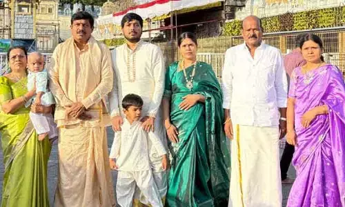 తిరుమల వెంకటేశ్వర స్వామిని దర్శించుకున్న ఎమ్మెల్యే