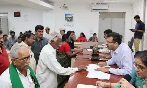 ప్రజావాణి ఫిర్యాదులు 30 రోజుల్లో పరిష్కరించాలి.. కలెక్టర్ అల్టిమేటం