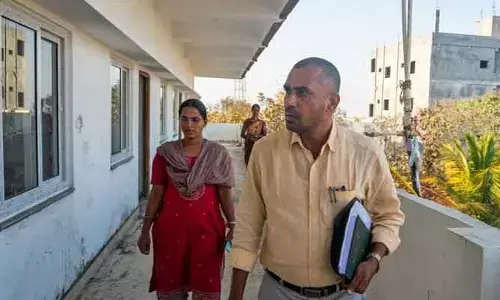 మాగ్నెట్ పాఠశాలను ఆకస్మిక తనిఖీ చేసిన మండల విద్యాధికారి
