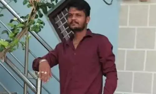 మనస్తాపంతో పెట్రోల్ పోసుకొని ఆత్మహత్యకు పాల్పడ్డ యువకుడు