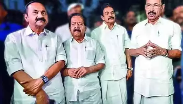 కేరళ సీఎం అభ్యర్థి ఎంపికపై బిగ్ సస్పెన్స్.. రంగంలోకి దిగిన హేమాహేమీలు! కేరళ సీఎం అభ్యర్థి ఎంపికపై బిగ్ సస్పెన్స్.. రంగంలోకి దిగిన హేమాహేమీలు!