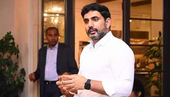 సింగపూర్లో మంత్రి నారా లోకేష్ పెట్టుబడుల వేట.. కీలక కంపెనీల సీఈవోలతో వరుస భేటీలు సింగపూర్లో మంత్రి నారా లోకేష్ పెట్టుబడుల వేట.. కీలక కంపెనీల సీఈవోలతో వరుస భేటీలు
