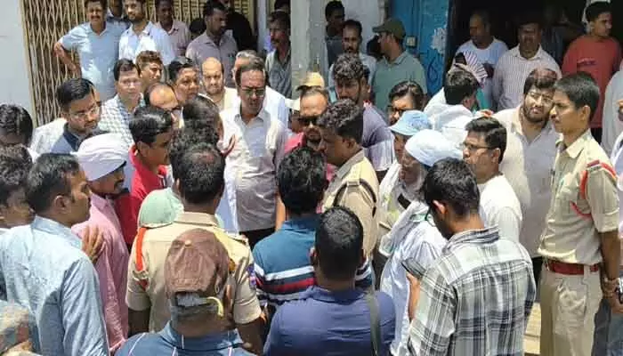 కాగజ్ నగర్ లో కాంగ్రెస్ వర్సెస్ బీఆర్ఎస్ రణరంగం కాగజ్ నగర్ లో కాంగ్రెస్ వర్సెస్ బీఆర్ఎస్ రణరంగం