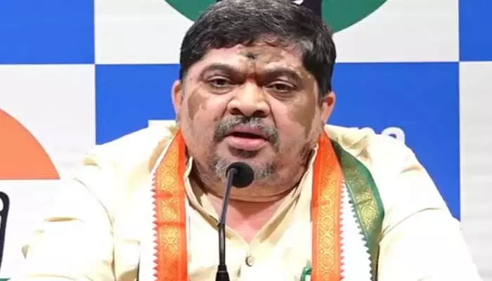 చర్చకు ఎక్కడికొస్తారో రండి… టీ బీజేపీ నేతలకు మంత్రి పొన్నం చాలెంజ్ చర్చకు ఎక్కడికొస్తారో రండి… టీ బీజేపీ నేతలకు మంత్రి పొన్నం చాలెంజ్