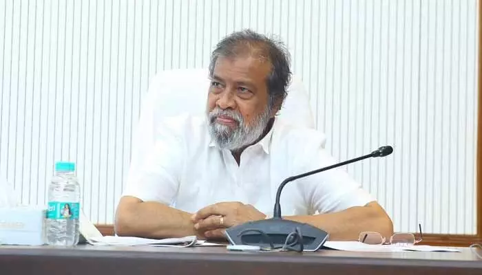జీవో 38 ప్రకారమే వైద్యుల బదిలీలు: మంత్రి దామోదర జీవో 38 ప్రకారమే వైద్యుల బదిలీలు: మంత్రి దామోదర