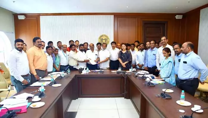 జీవో 38 ప్రకారం ప్రభుత్వ వైద్యుల బదిలీలు : మంత్రి దామోదర్ రాజనర్సింహ జీవో 38 ప్రకారం ప్రభుత్వ వైద్యుల బదిలీలు : మంత్రి దామోదర్ రాజనర్సింహ