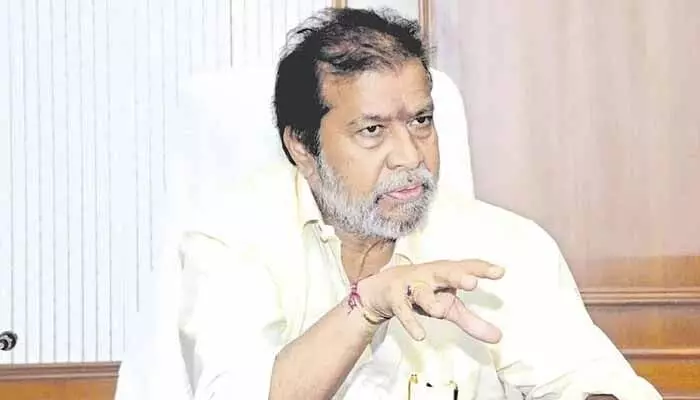 ఔట్ సోర్సింగ్ సిబ్బందికి ఒకటో తారీఖునే జీతాలు ఇస్తాం : మంత్రి దామోదర్ రాజనర్సింహ ఔట్ సోర్సింగ్ సిబ్బందికి ఒకటో తారీఖునే జీతాలు ఇస్తాం : మంత్రి దామోదర్ రాజనర్సింహ