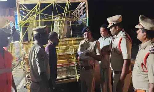 చెక్ పోస్ట్‌ల వద్ద నిఘా ఏర్పాట్లు ముమ్మరం:మంచిర్యాల డీసీపీ