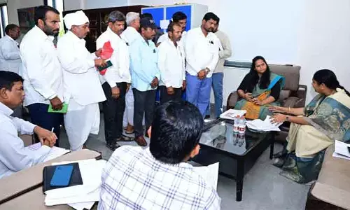 రైతుల సమస్యలను పరిష్కరించండి