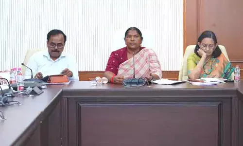 మహిళా వారోత్సవాలను విజయవంతం చేయాలి : మంత్రి సీతక్క