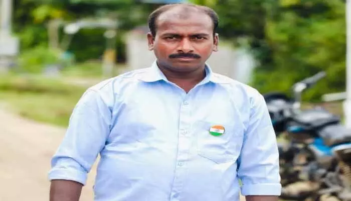 వైద్యుల నిర్లక్ష్యంతో వ్యక్తి మృతి వైద్యుల నిర్లక్ష్యంతో వ్యక్తి మృతి