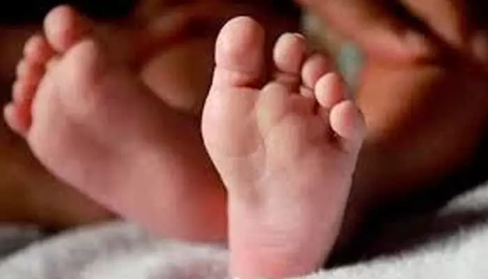 వైద్యుల నిర్లక్ష్యంతో బాలుడి మృతి వైద్యుల నిర్లక్ష్యంతో బాలుడి మృతి