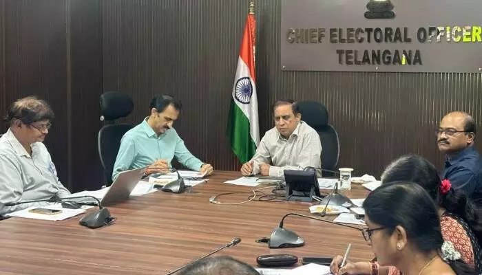 ఈనెలాఖరుకు ఎస్ఐఆర్ మ్యాపింగ్ 90శాతం పూర్తి ఈనెలాఖరుకు ఎస్ఐఆర్ మ్యాపింగ్ 90శాతం పూర్తి