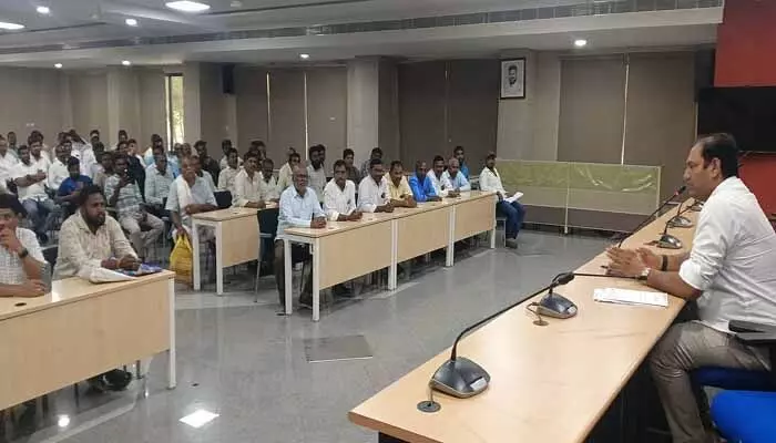 జడ్చర్లలో మాటల మంటలు జడ్చర్లలో మాటల మంటలు