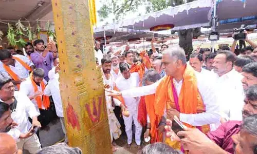 చేగూర్‌లో వీరాంజనేయ స్వామి విగ్రహ ప్రతిష్టాపనకు హాజరైన మాజీ మంత్రి హరీష్ రావు