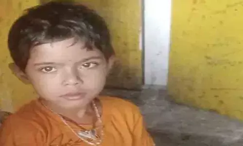 లిప్ట్ లో ఇరుక్కొని ఐదేళ్ల బాలిక మృతి