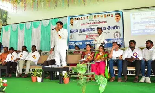  ప్రభుత్వ పాఠశాలల బలోపేతానికి ప్రజా ప్రతినిధులు కృషి చేయాలి 